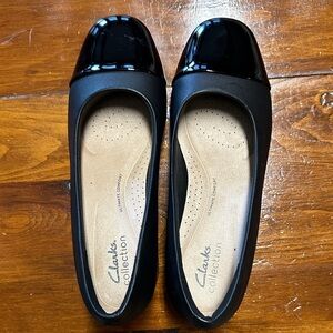 Clarks Women's Black Patent Toe Flats